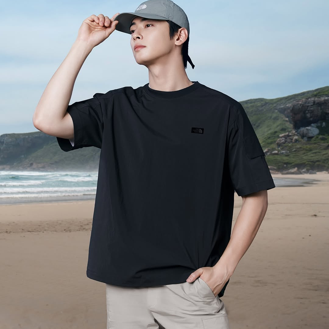 Recent activity shot of Eunwoo (ASTRO)