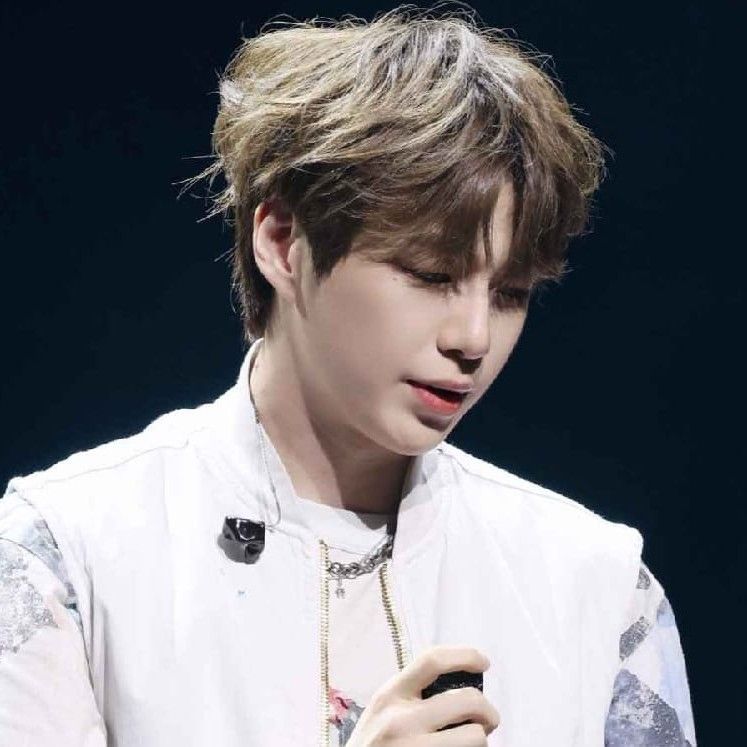 カン・ダニエルの最近の活動写真