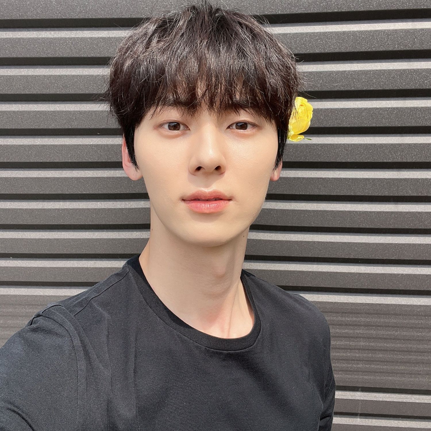 황민현 최근 활동샷