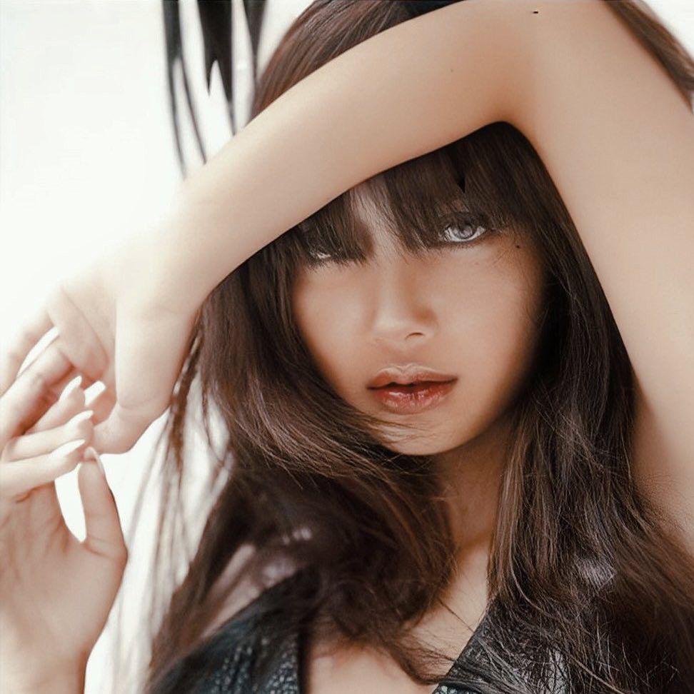 Latest photo of Lisa (BLACKPINK)