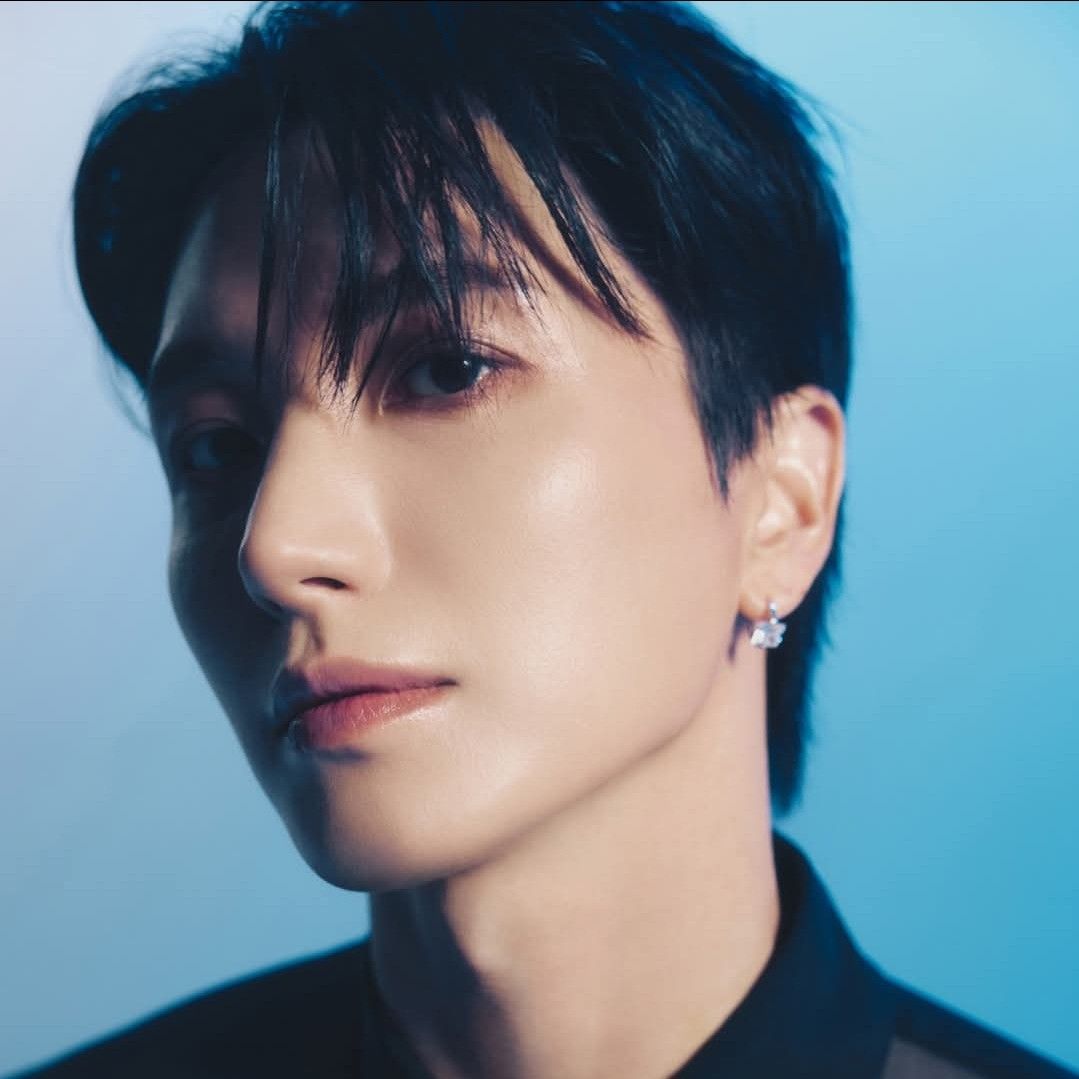Behind-the-scenes cut of Leeteuk (Super Junior)