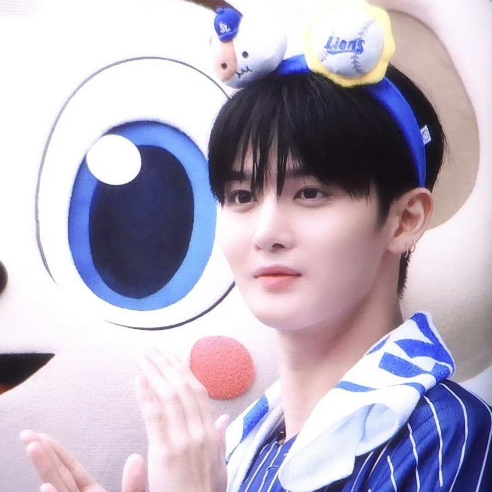 Recent activity shot of Bae Jinyoung