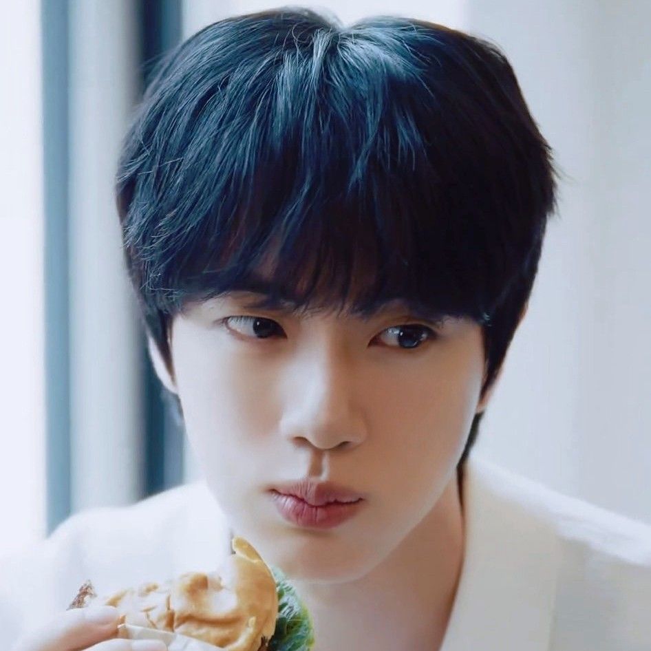 진 (방탄소년단)의 비하인드 컷