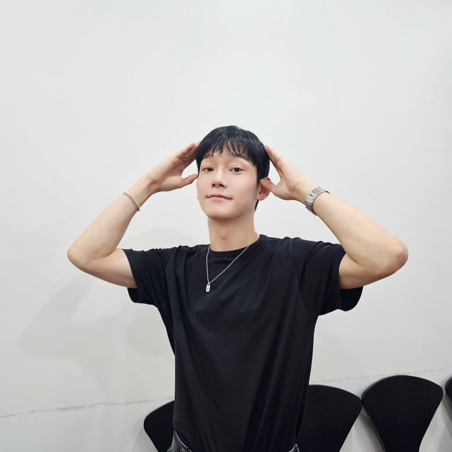 Behind-the-scenes cut of Chen (EXO)