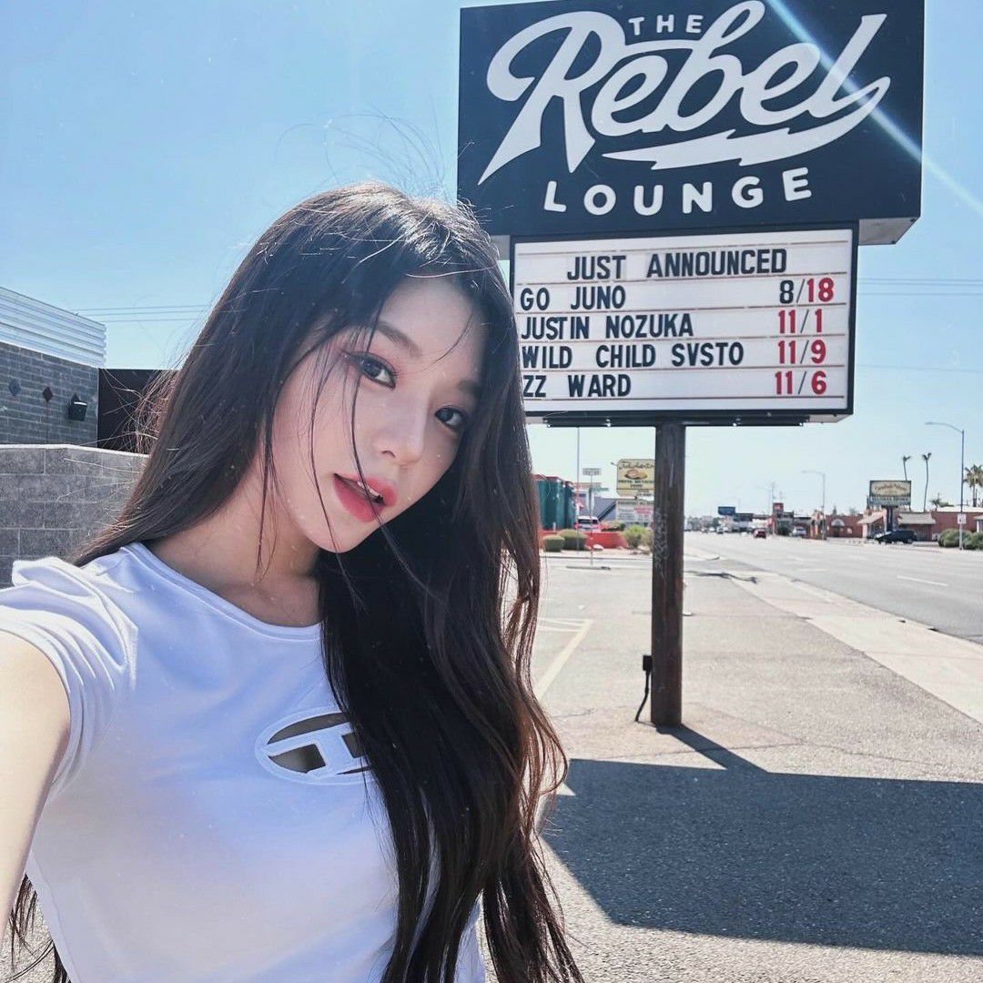 A moment captured by SECRET NUMBER's fan