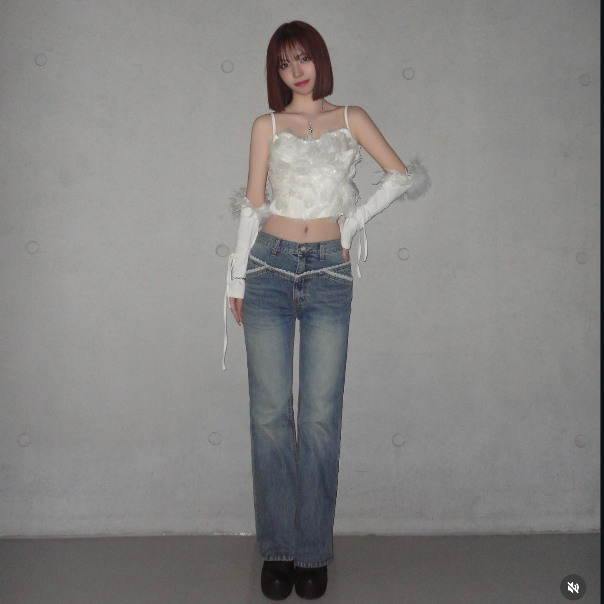 A moment captured by May (RESCENE)'s fan