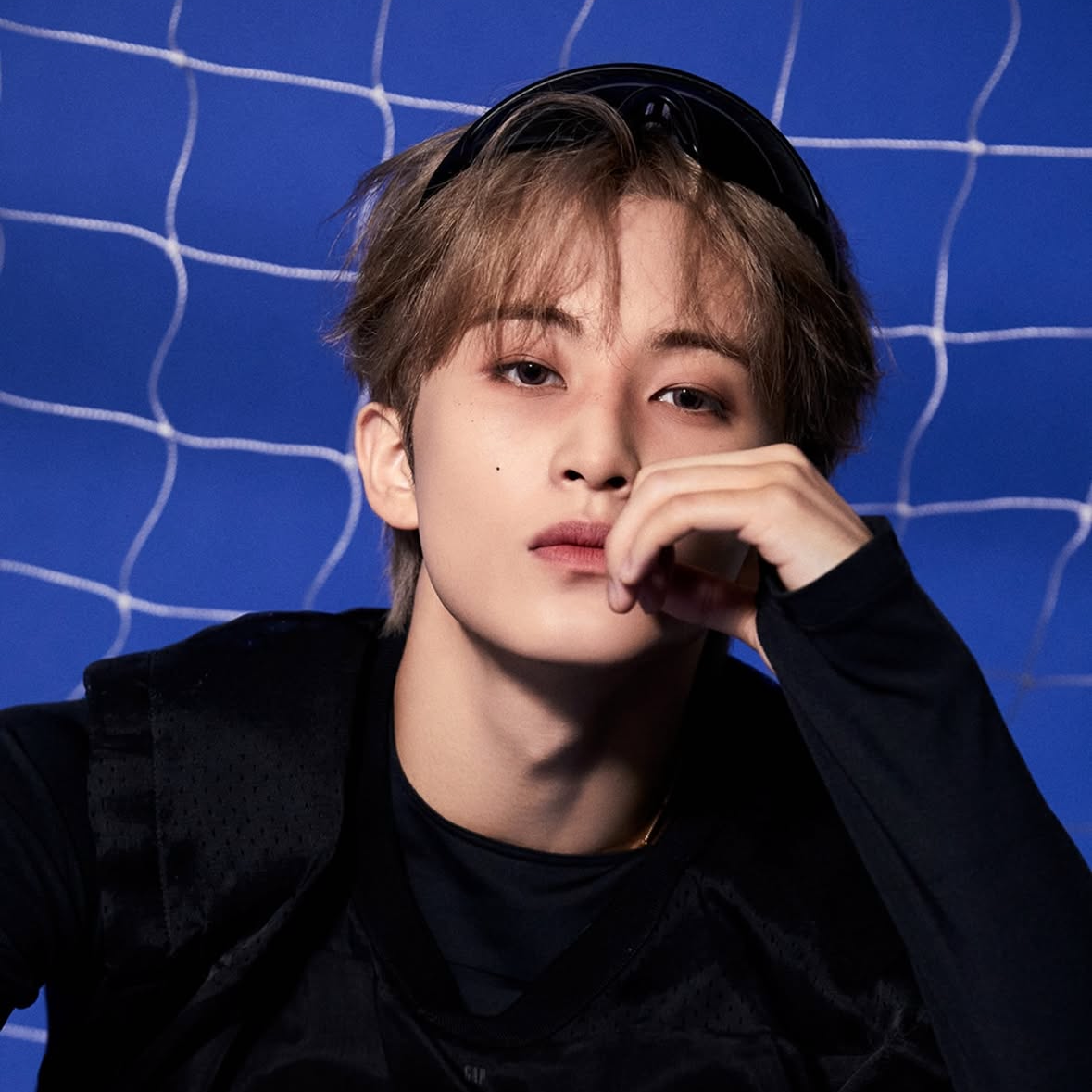 Behind-the-scenes cut of Mark (NCT 127, NCT DREAM)