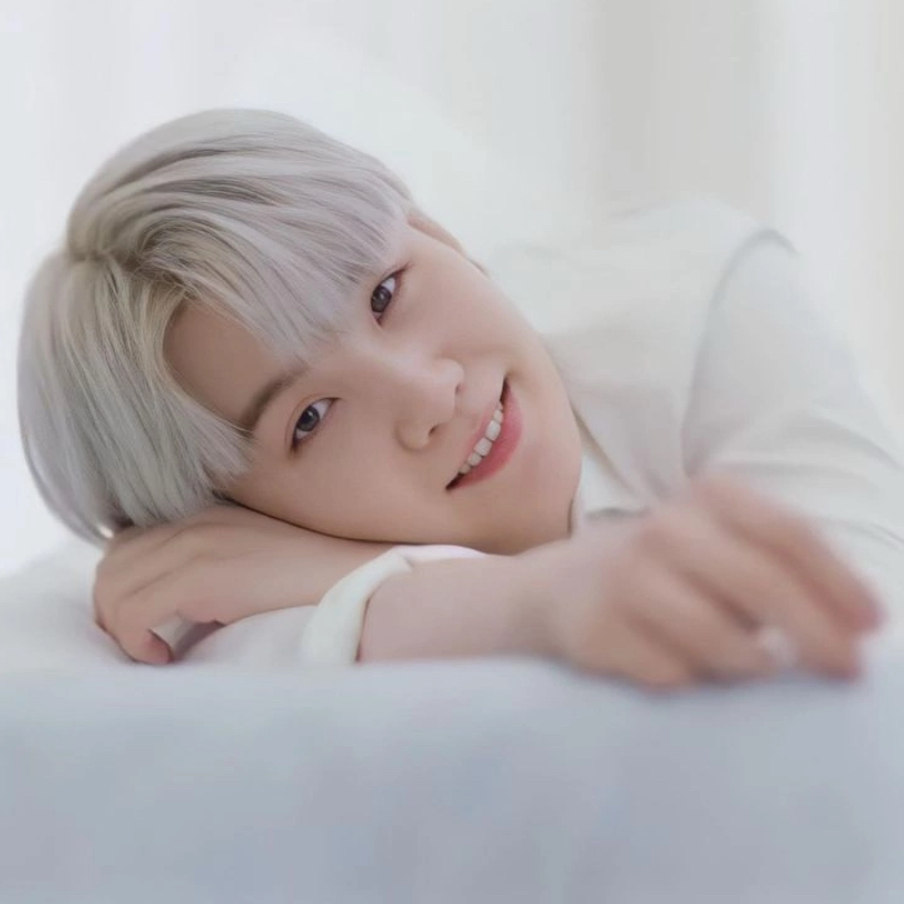 SUGA (防弹少年团)的最新活动照片