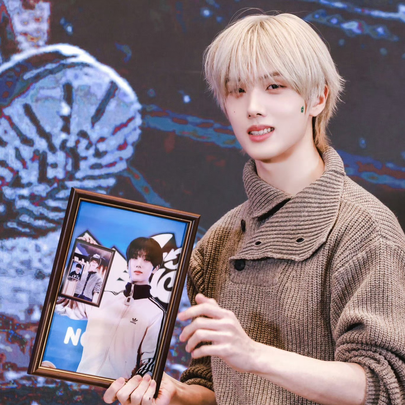 A moment captured by Jisung (NCT DREAM)'s fan