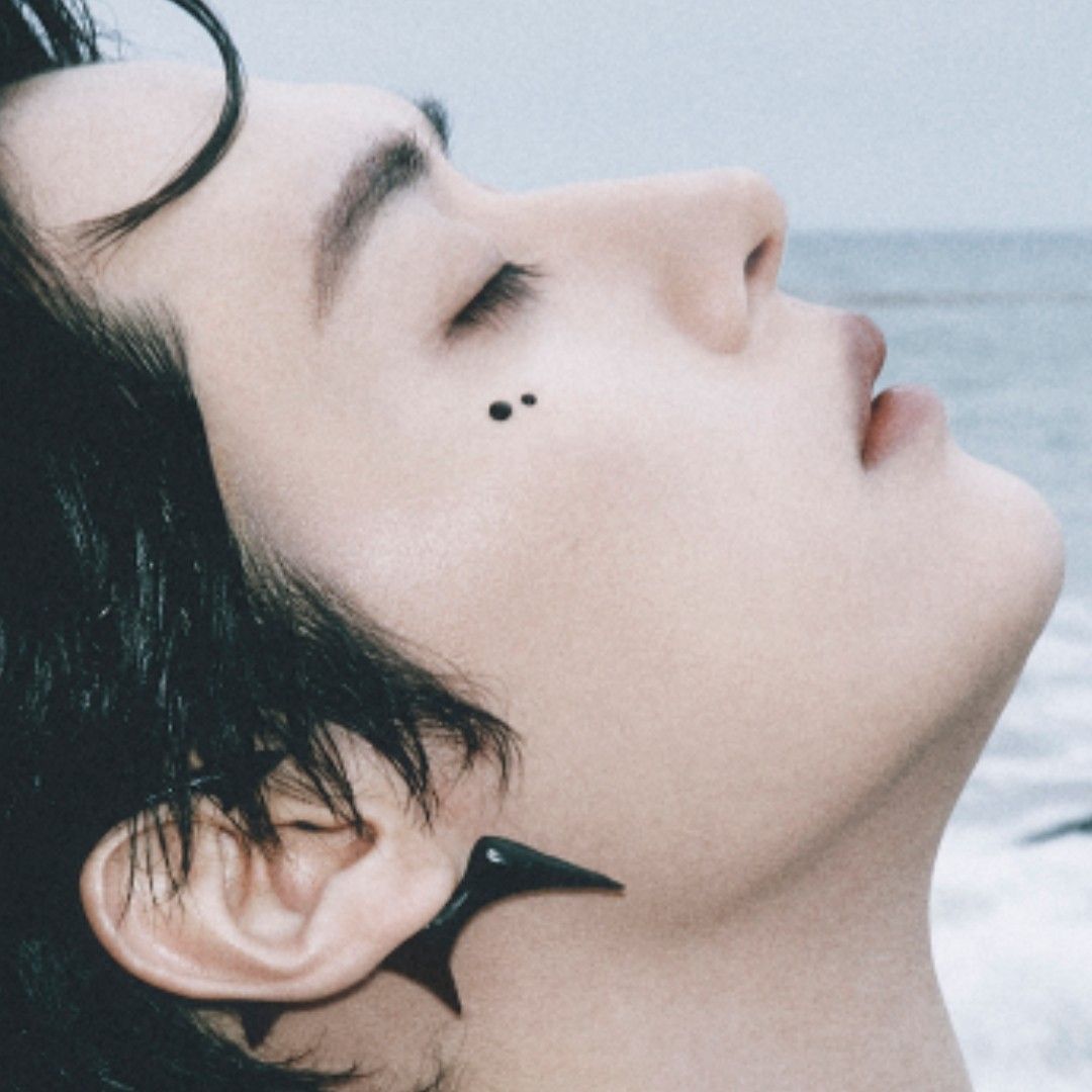 Latest photo of Lee Know (Stray Kids)