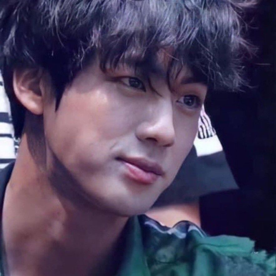 Momen yang diabadikan oleh penggemar Jin (BTS)