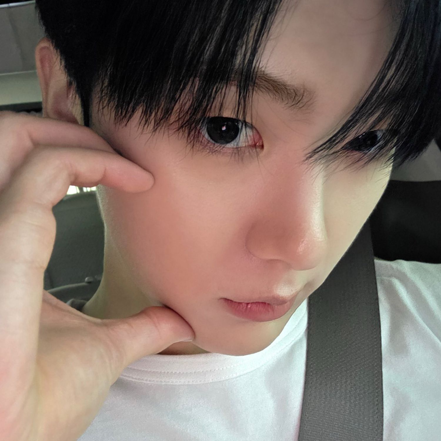 윤산하 (아스트로)의 최신 사진