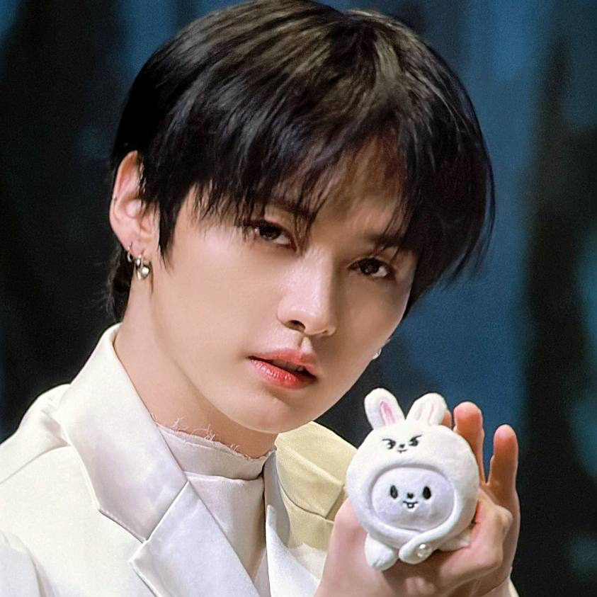 Behind-the-scenes cut of Lee Know (Stray Kids)