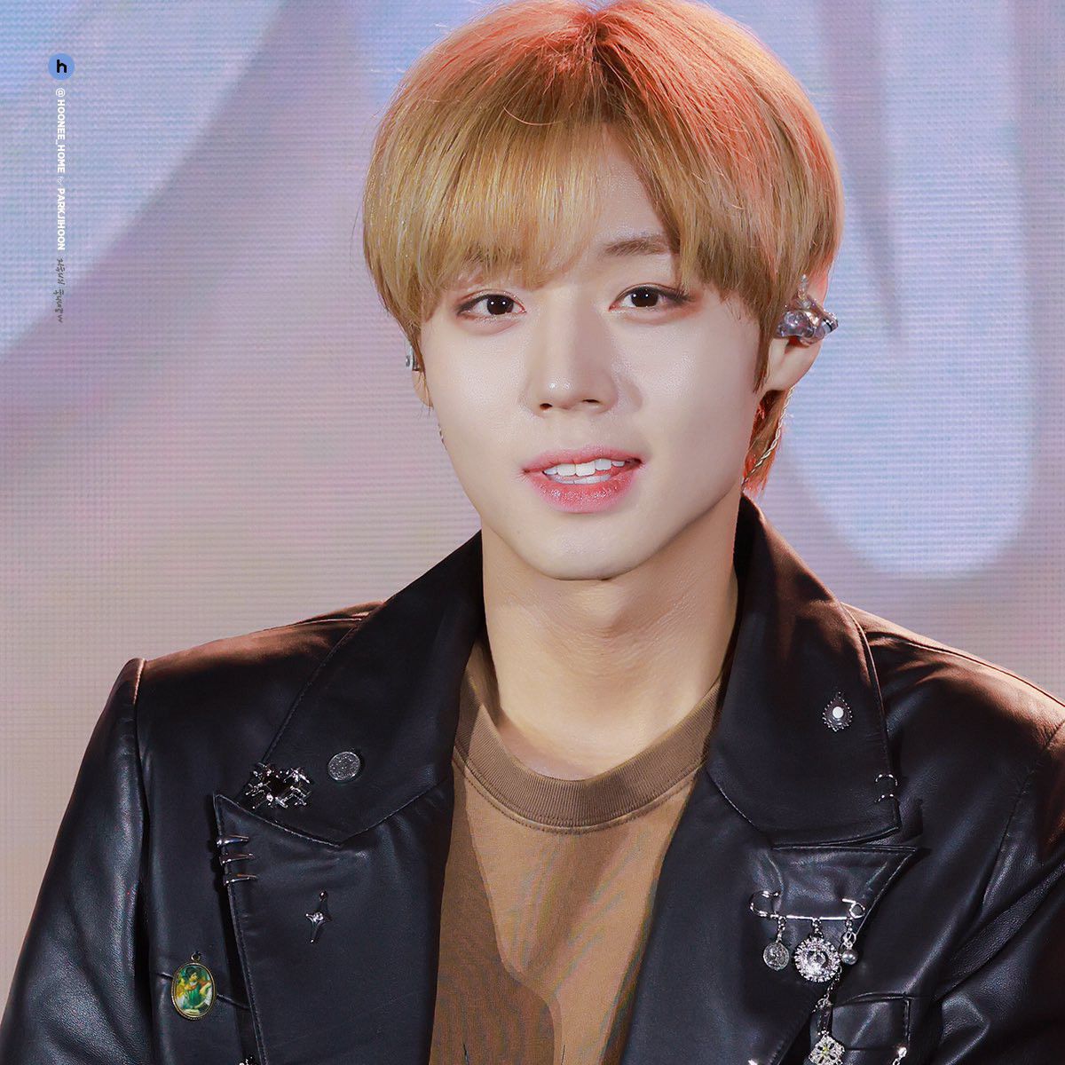 Behind-the-scenes cut of Park Jihoon