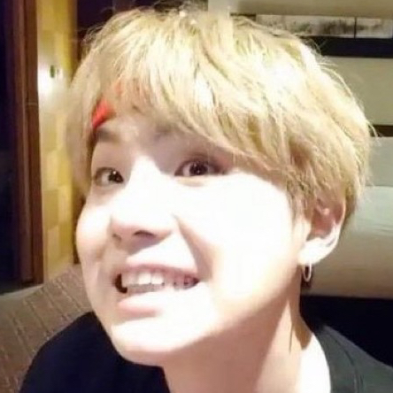 SUGA (防弹少年团)的最新活动照片