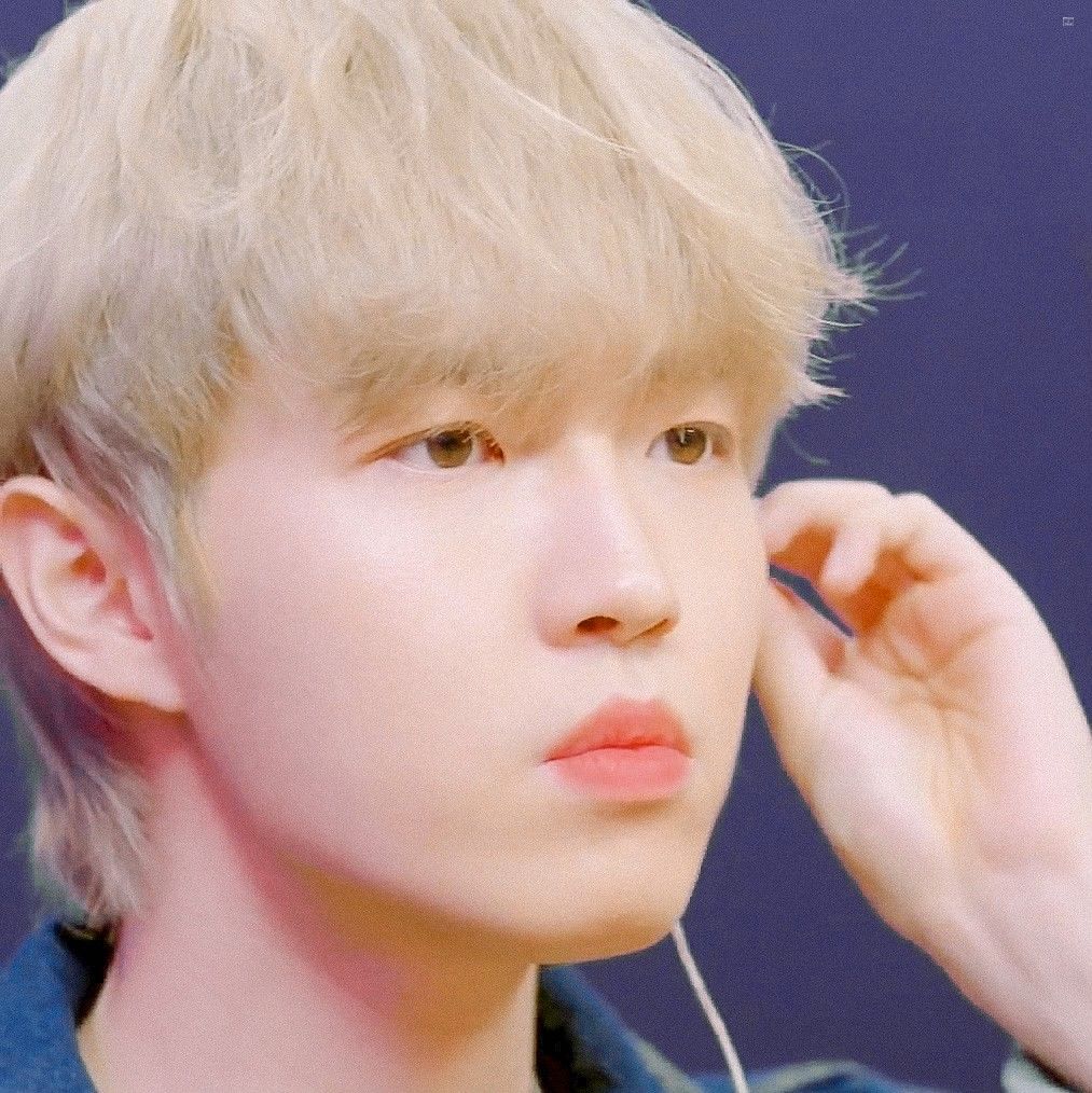 Potret di balik layar Kim Jaehwan