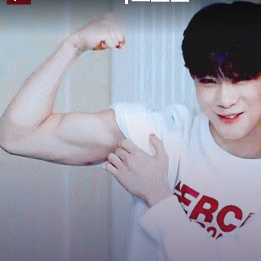 Latest photo of Moonbin (ASTRO)