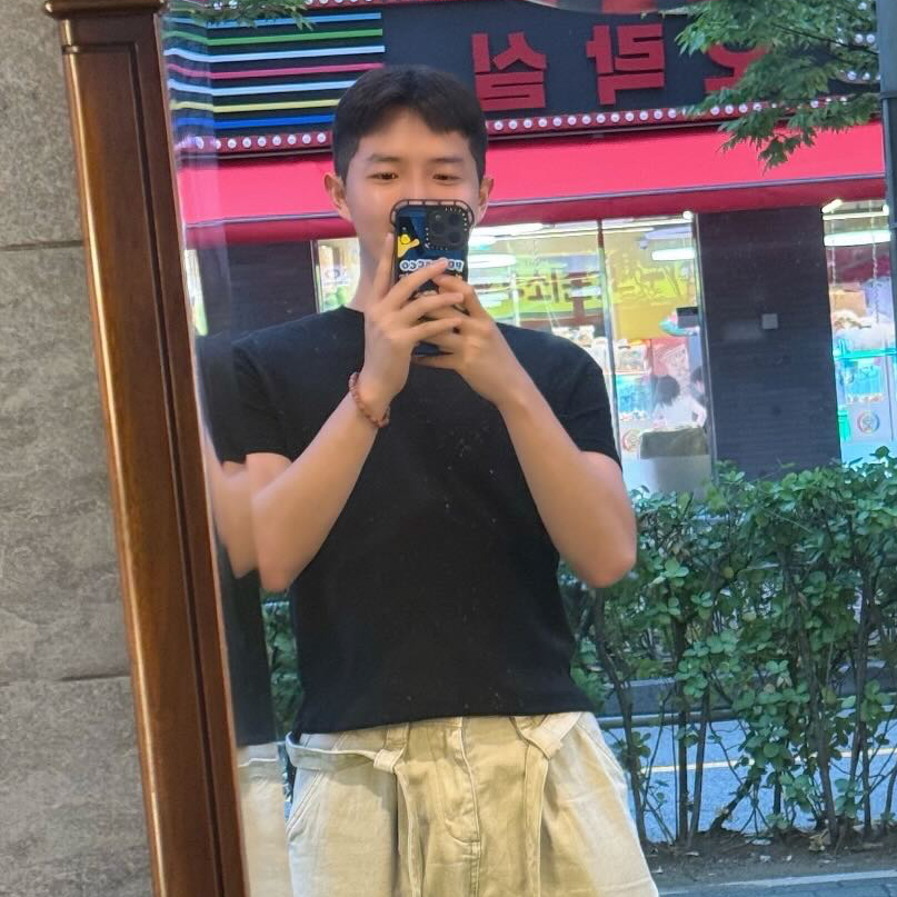 金在奂的最新照片