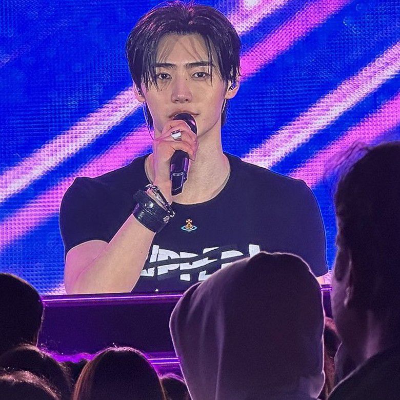 Recent activity shot of Sunghoon (ENHYPEN)