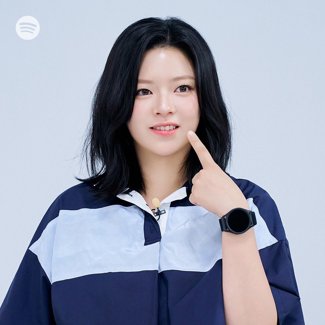 Latest photo of Jeongyeon (TWICE)