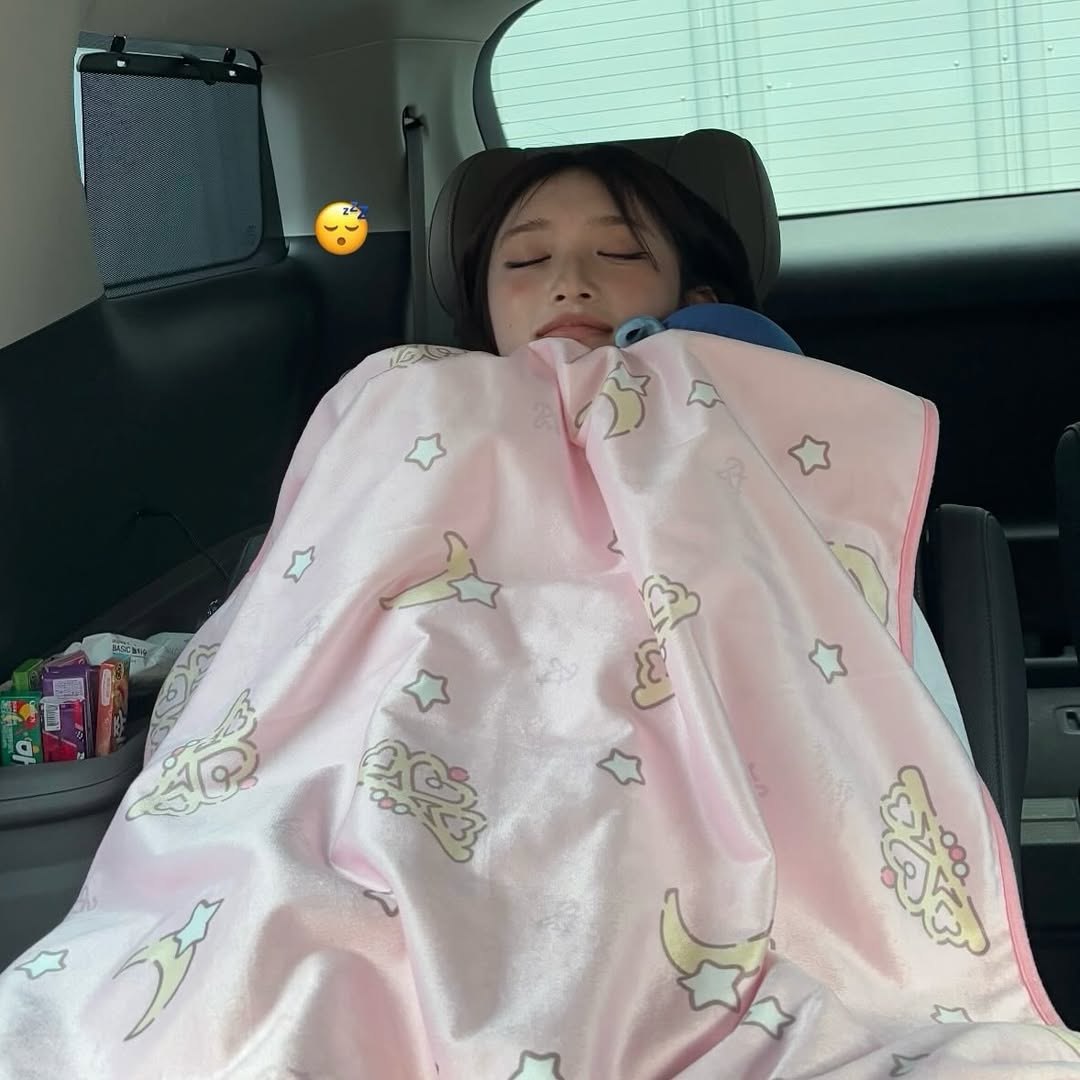 Recent activity shot of Leeseo (IVE)