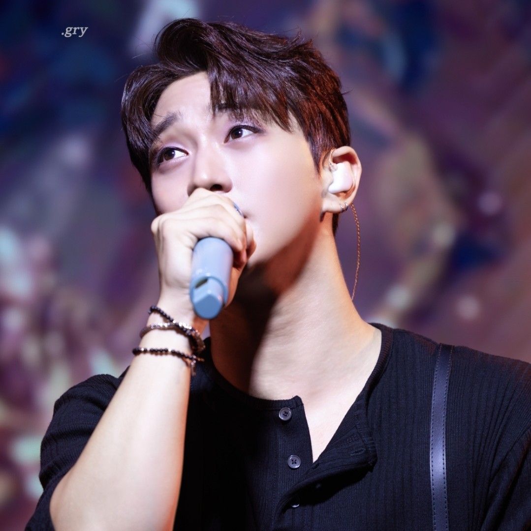 A moment captured by Hong Joochan (GoldenChild)'s fan