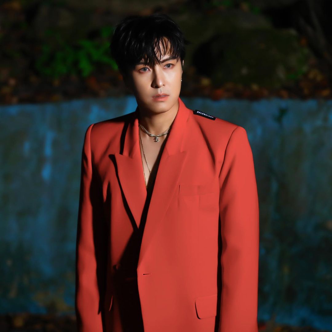 A moment captured by Kim Dongwan (SHINHWA)'s fan