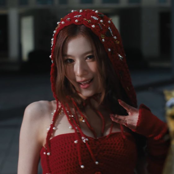 Sana (TWICE)的最新照片