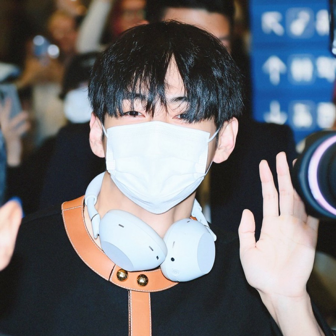 뷔 (방탄소년단) 최근 활동샷