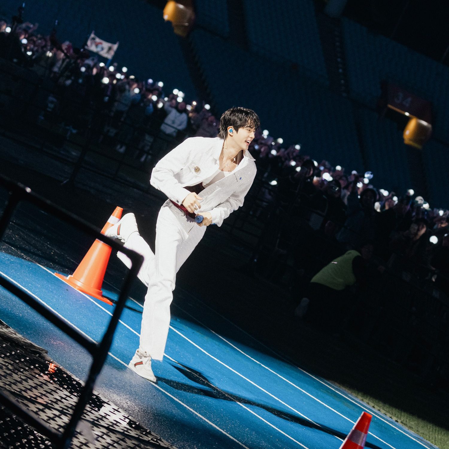 진 (방탄소년단)의 비하인드 컷