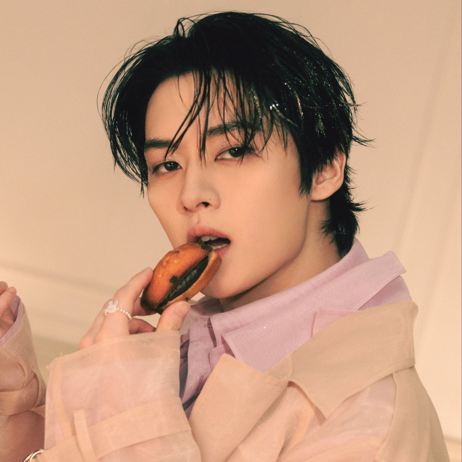 Latest photo of Lee Know (Stray Kids)
