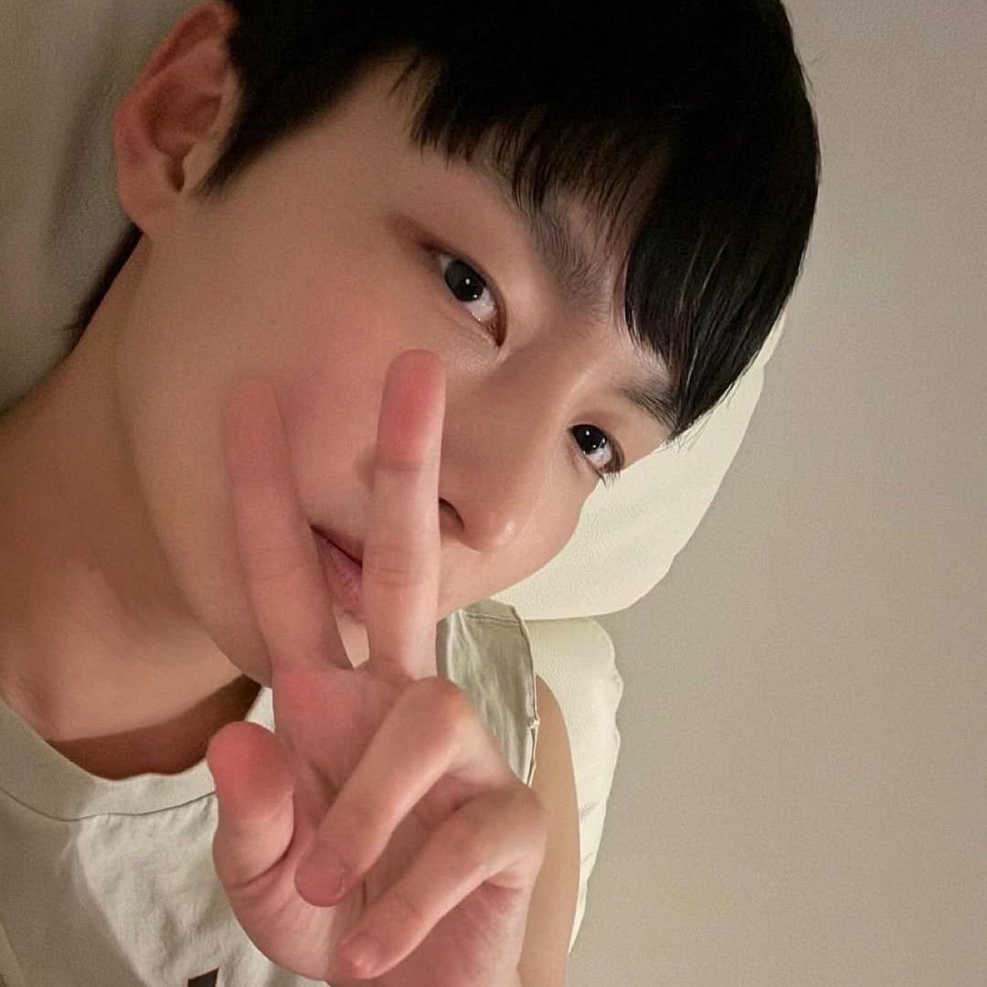Recent activity shot of Zuho (SF9)