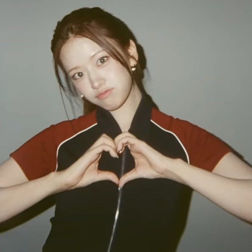Recent activity shot of An Yujin (IVE)