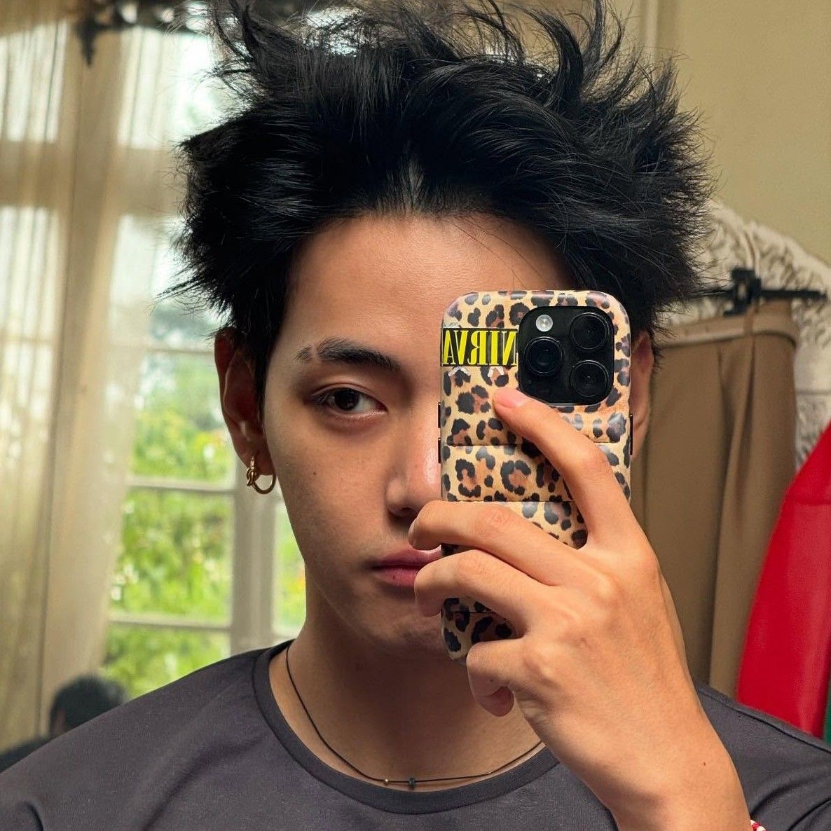 Foto terbaru V (BTS)