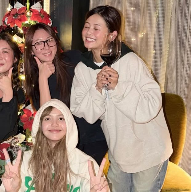 Behind-the-scenes cut of Lisa (BLACKPINK)