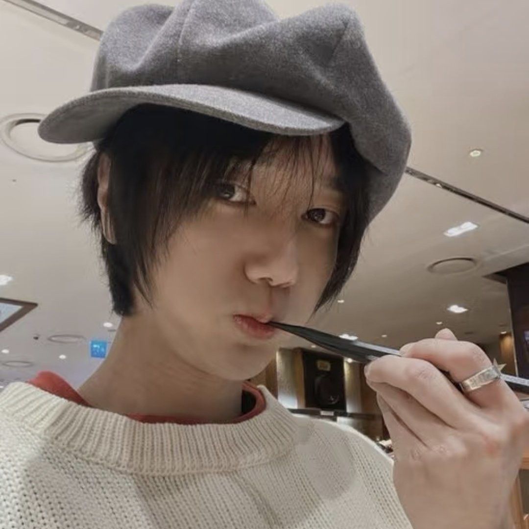 Foto aktivitas terbaru Yesung (Super Junior)