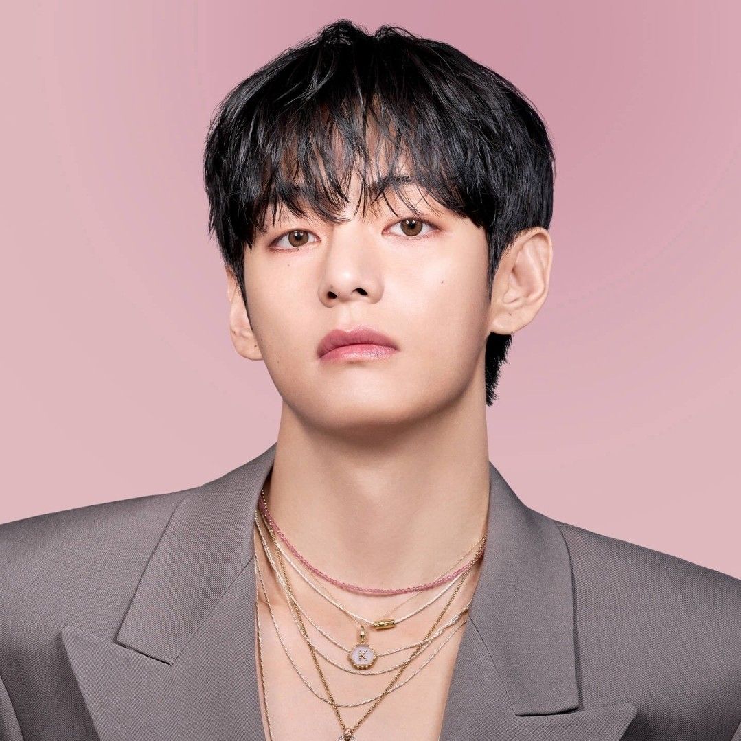 Recent activity shot of V (BTS)