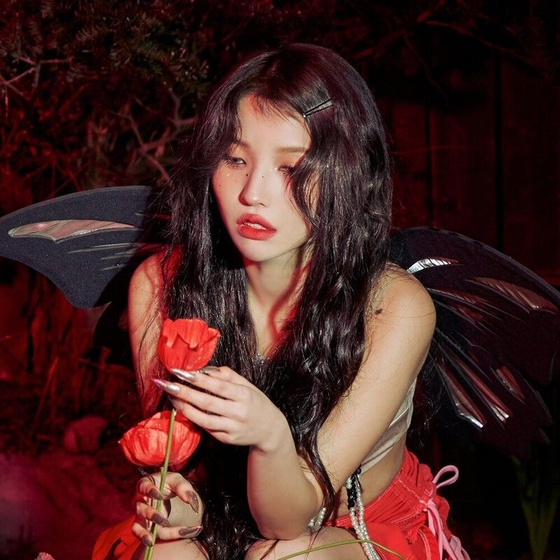 Behind-the-scenes cut of Soyeon (i-dle)