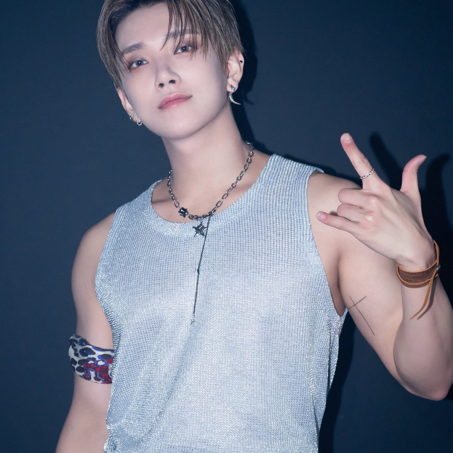 Behind-the-scenes cut of Joshua (SEVENTEEN)