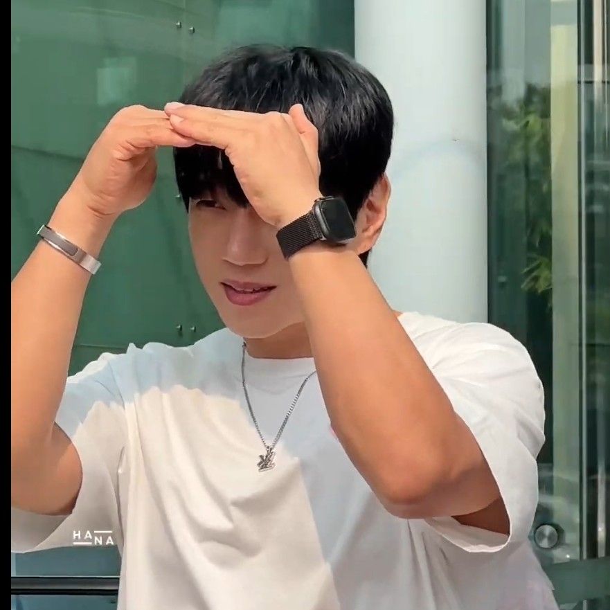 Latest photo of Hwang Chiyeol