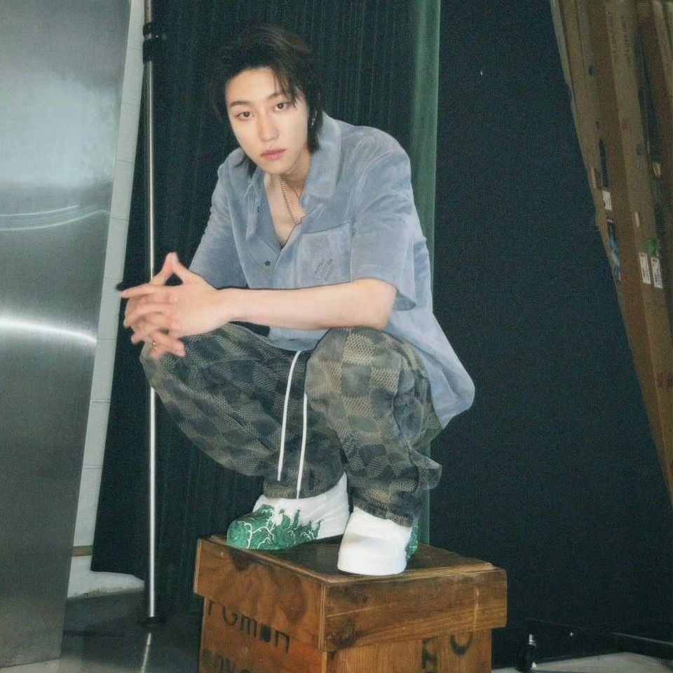 Behind-the-scenes cut of The 8 (SEVENTEEN)