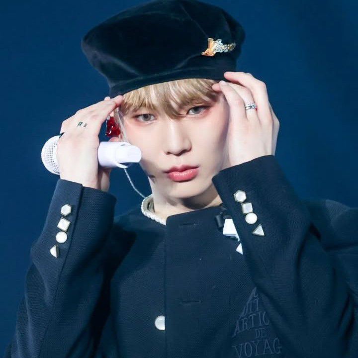A moment captured by Key (SHINee)'s fan