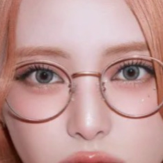 Recent activity shot of Yuna (ITZY)