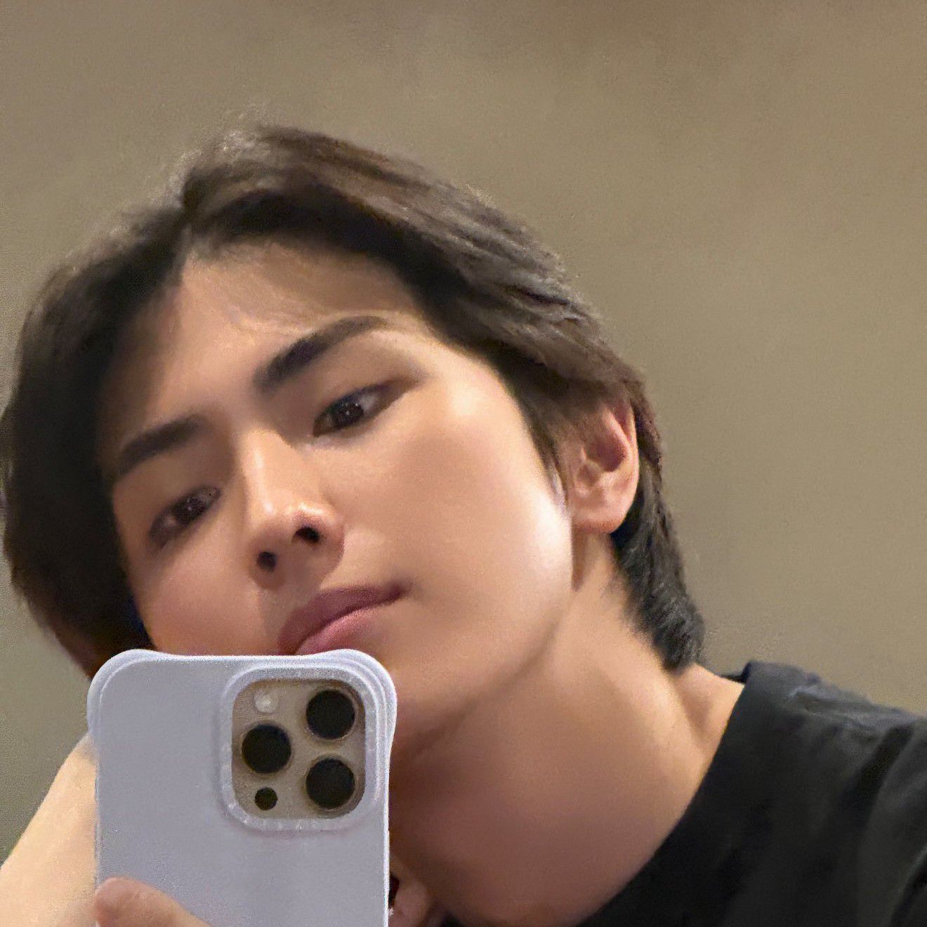 Recent activity shot of Yonghee (CIX)