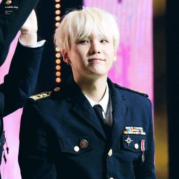 SUGA (防彈少年團)粉絲拍下的瞬間