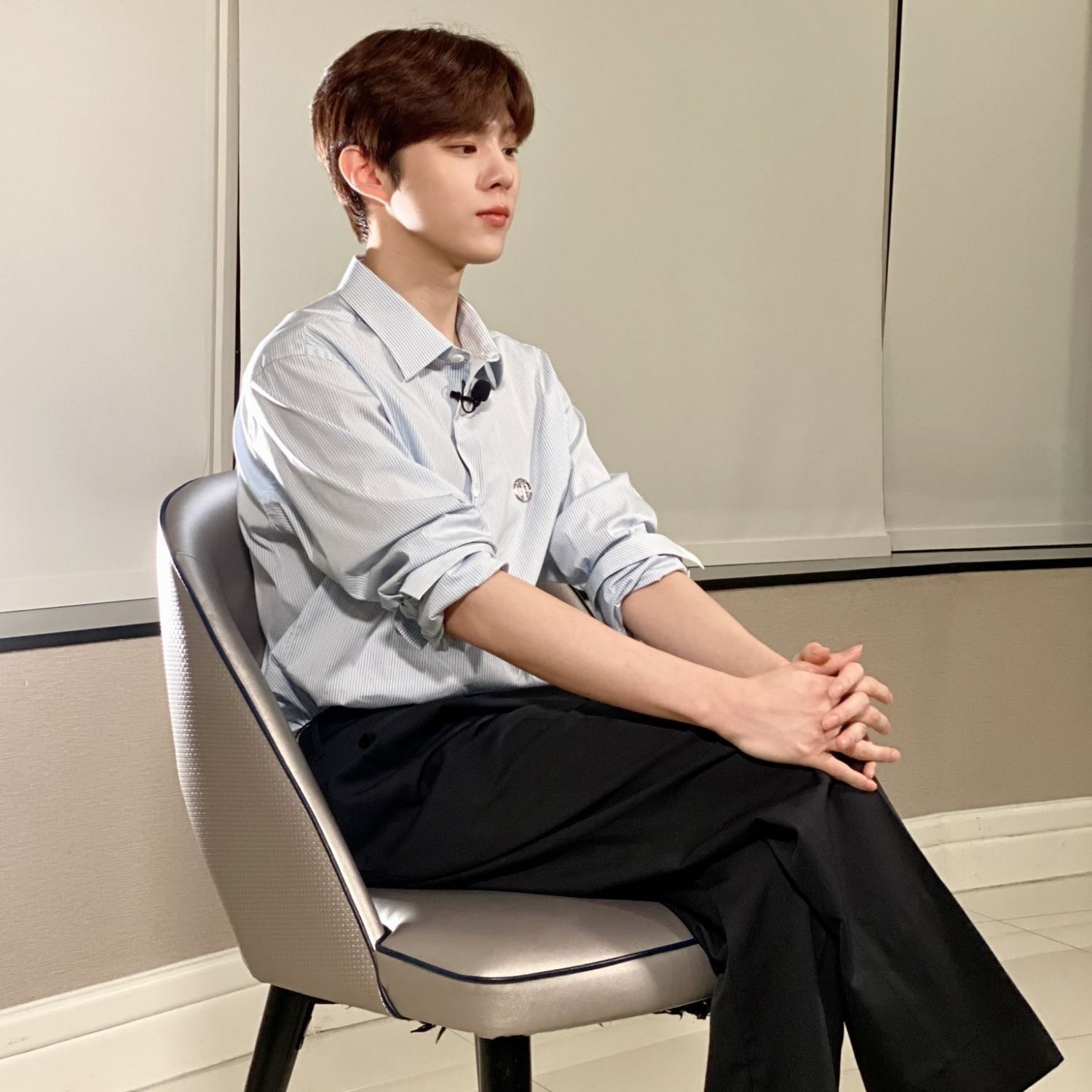 Behind-the-scenes cut of Kim Wooseok