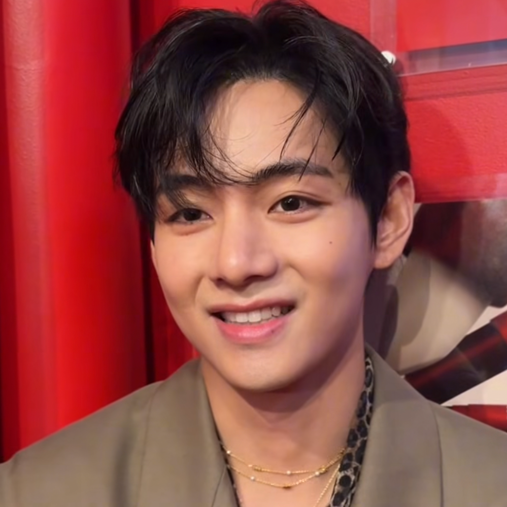 뷔 (방탄소년단)의 비하인드 컷