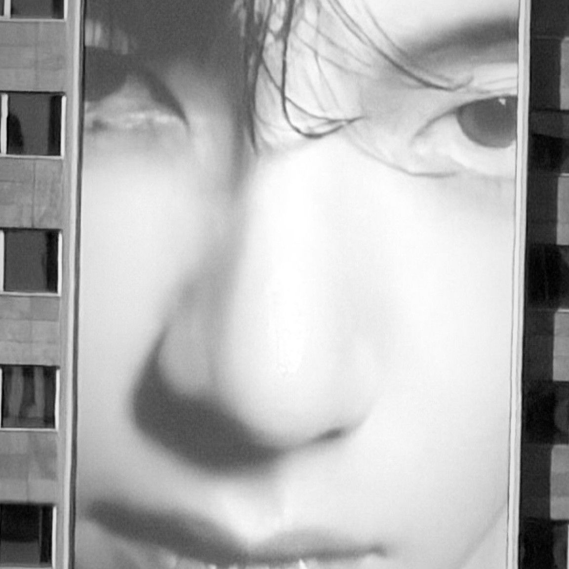 뷔 (방탄소년단)의 최신 사진