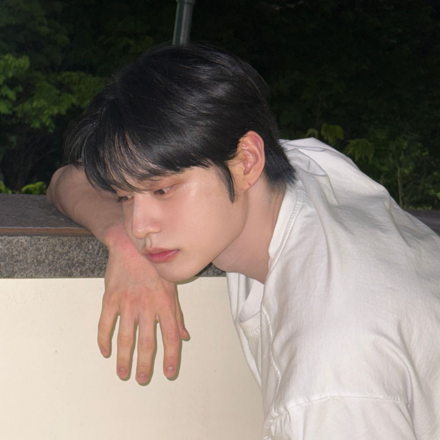 Behind-the-scenes cut of Kim Jiwoong (ZEROBASEONE)