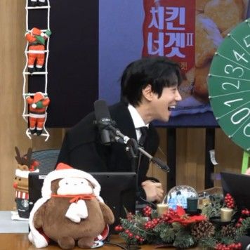 Recent activity shot of Hwang Chiyeol